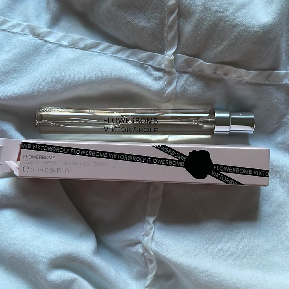 VIKTOR & ROLF FLOWERBOMB PERFUME BRAND NEW UNUSED